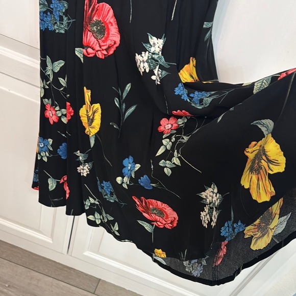Old Navy Floral Black Summer Dress. Size XS - Picture 4 of 8
